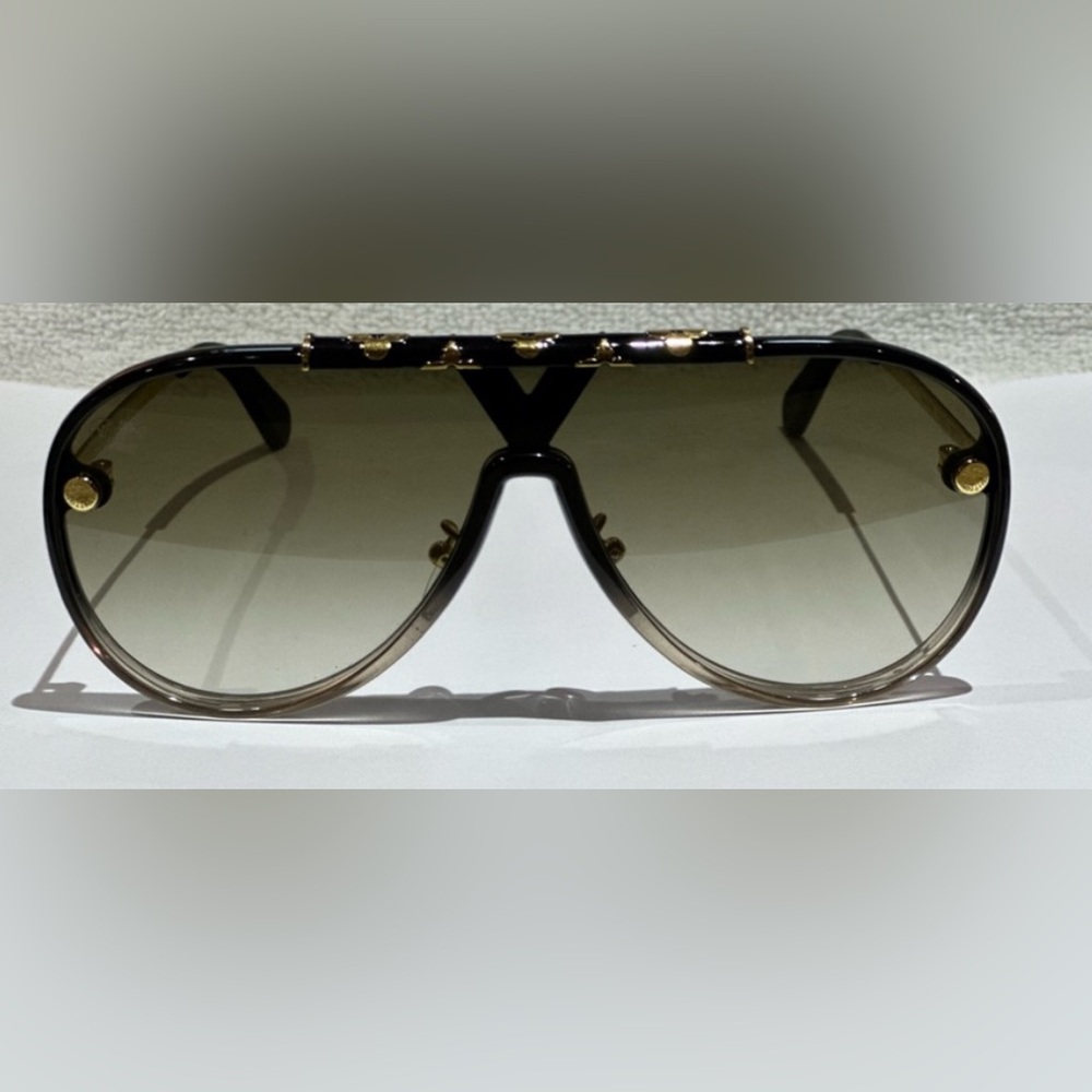 Good condition Rare Louis Vuitton Boogie Nights Sunglasses